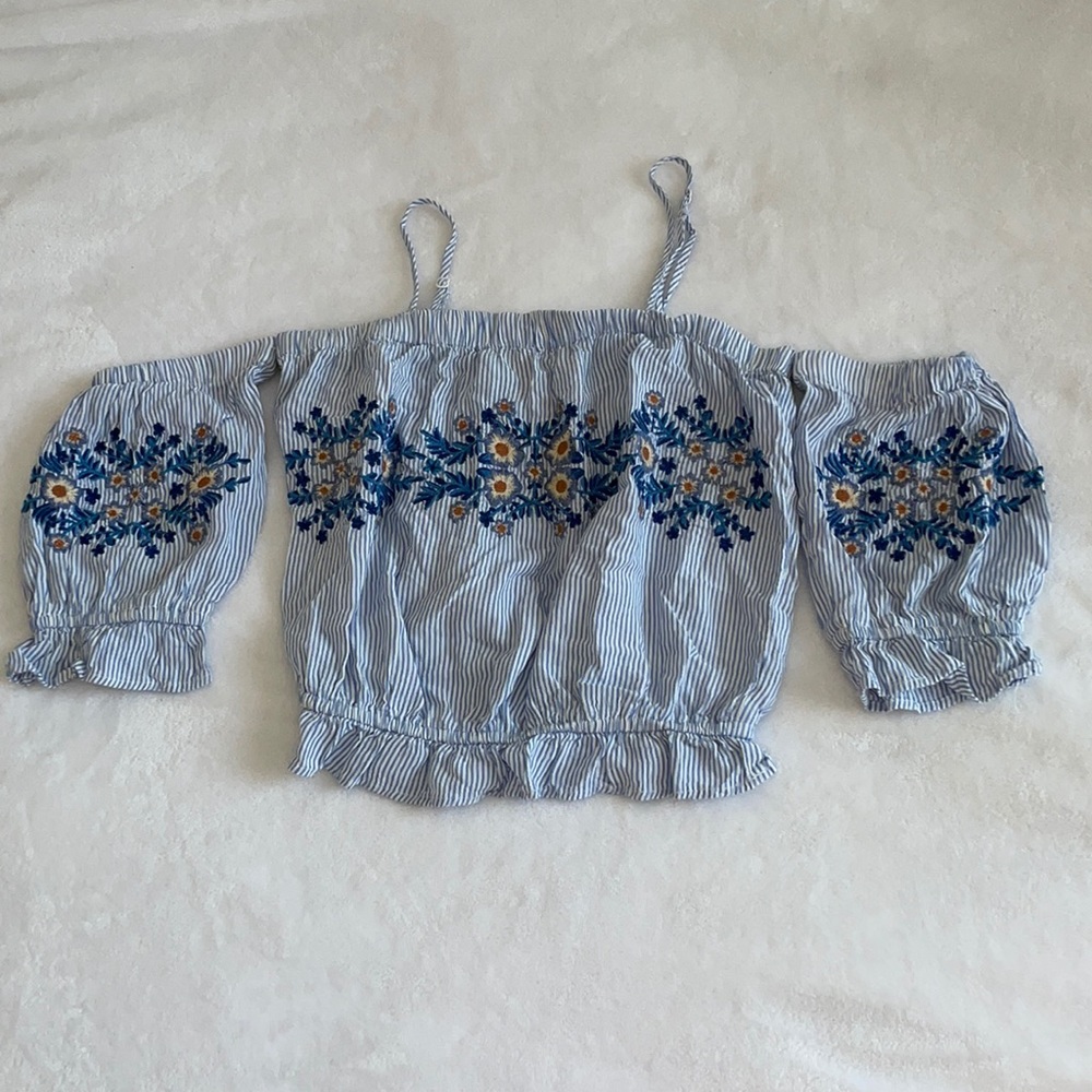 AMERICAN EAGLE off the shoulder floral top !!